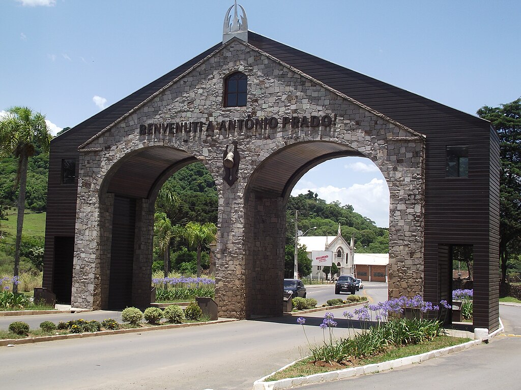 Considerada a cidade mais italiana do Brasil, Antônio Prado possui arquitetura, gastronomia e pontos turísticos advindos da imigração italiana.