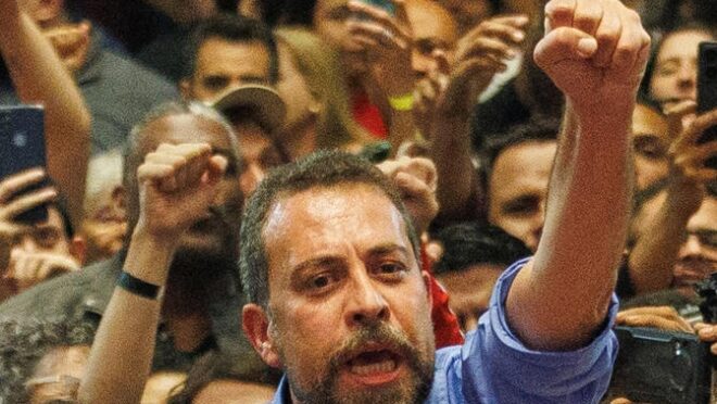 Boulos diz que empresas fazem “terrorismo econômico” contra fim da escala 6 x 1
