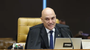 Ação nos EUA discute impacto das decisões de Moraes em cidadãos americanos.