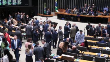 Proposta de Lewandowski sofreu alterações do relator e, após acordo com o governo, foi votada sem alteração na maioridade penal.