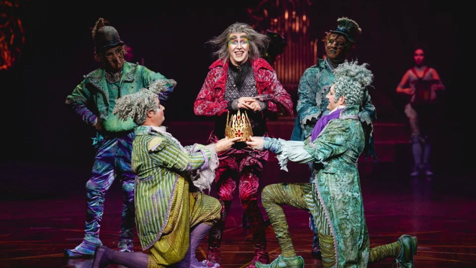 Nova versão de Alegría mostra como o Cirque du Soleil reinventa um de seus espetáculos mais icônicos.