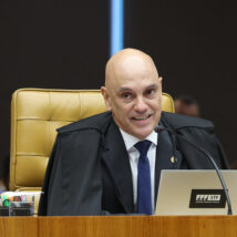 Ao defender isenção de custas ao MP, Moraes disse fazer as vezes de Gilmar Mendes para classificar Zanin como vítima de parte do órgão.