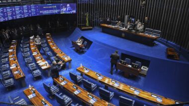 plenario senado salários assessores