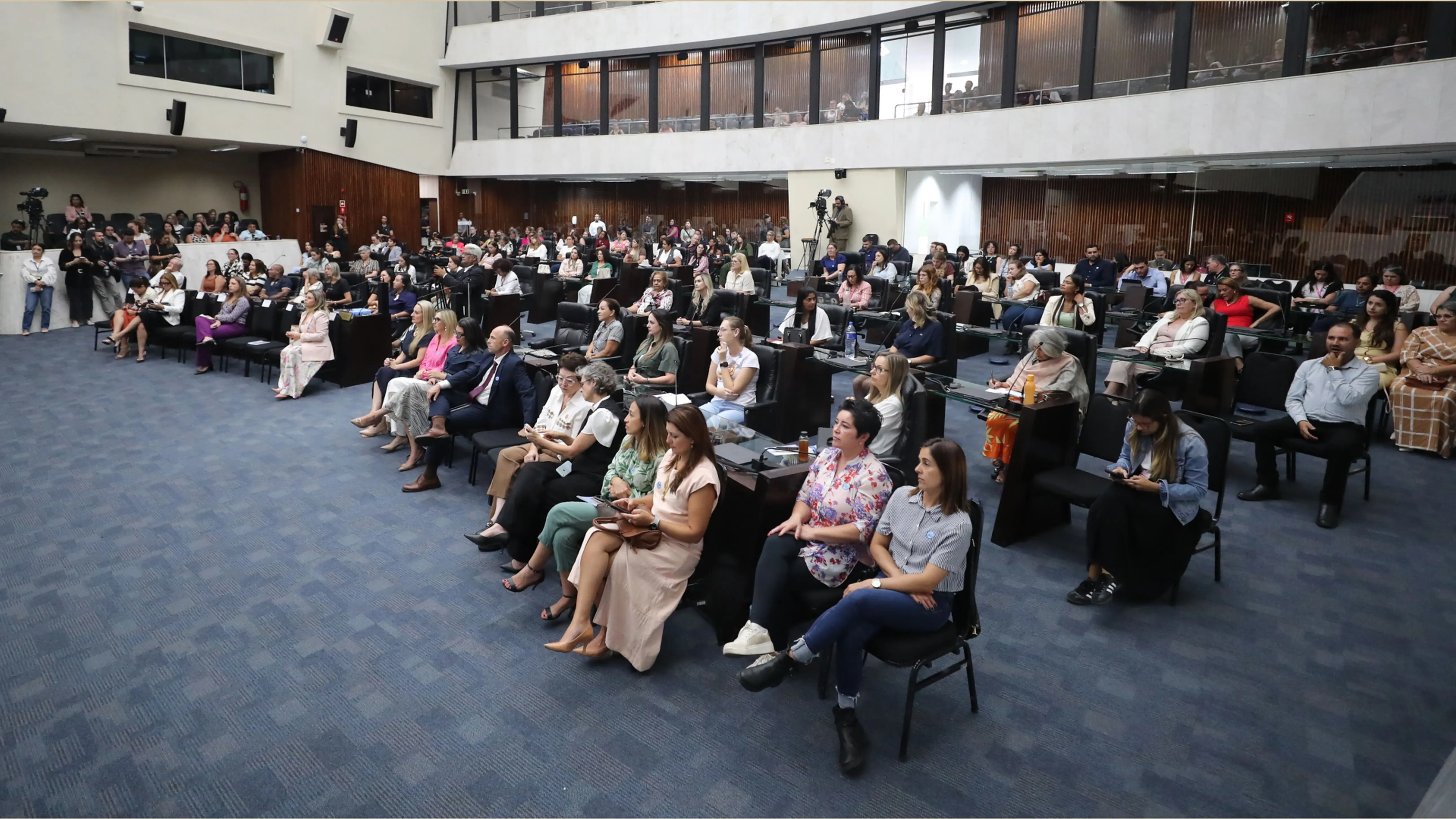 Ações institucionais e debates reuniram especialistas e sociedade para discutir medidas de enfrentamento à violência contra as mulheres.