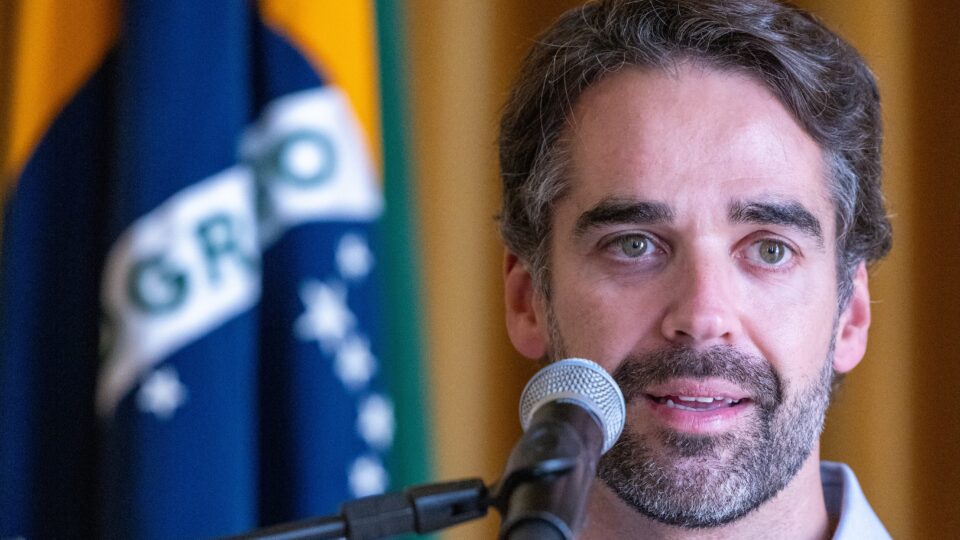 Eduardo Leite oficializa pré-candidatura à Presidência pelo PSD