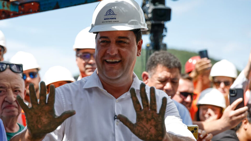 Antes de maratona com Kassab, Ratinho Jr. participa de pré-inauguração da ponte de Guaratuba