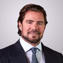 Noivado em palácio, shows com celebridades e viagens de luxo: como Vorcaro torrou R$ 900 milhões Imagem referente a matéria