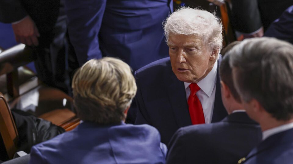 Irã será “atacado com força” neste sábado, afirma Trump