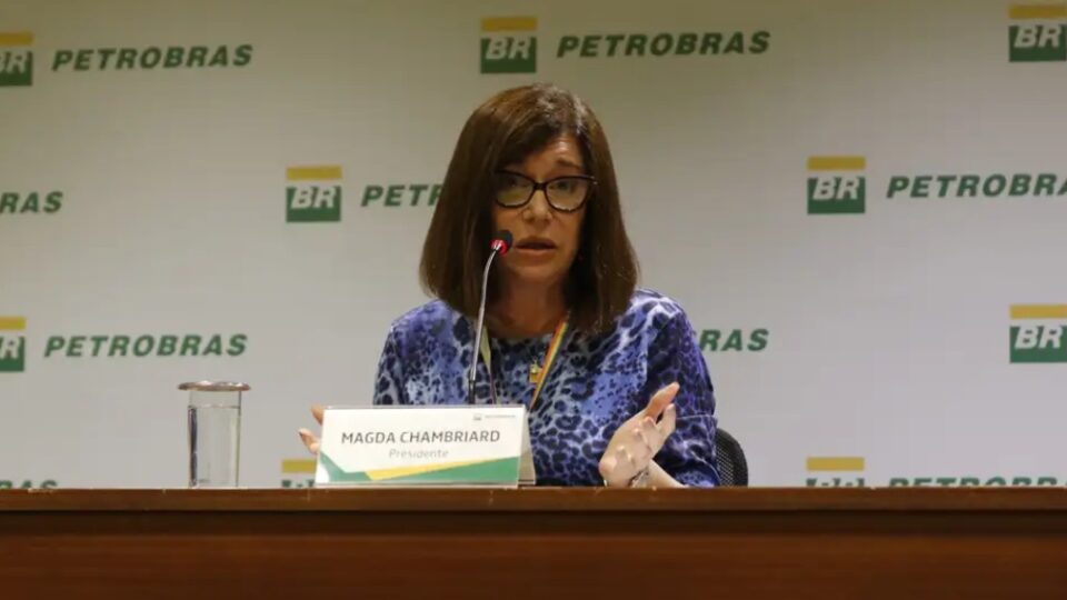 Petrobras nega pressão política e diz que analisa guerra para decidir se aumenta combustíveis