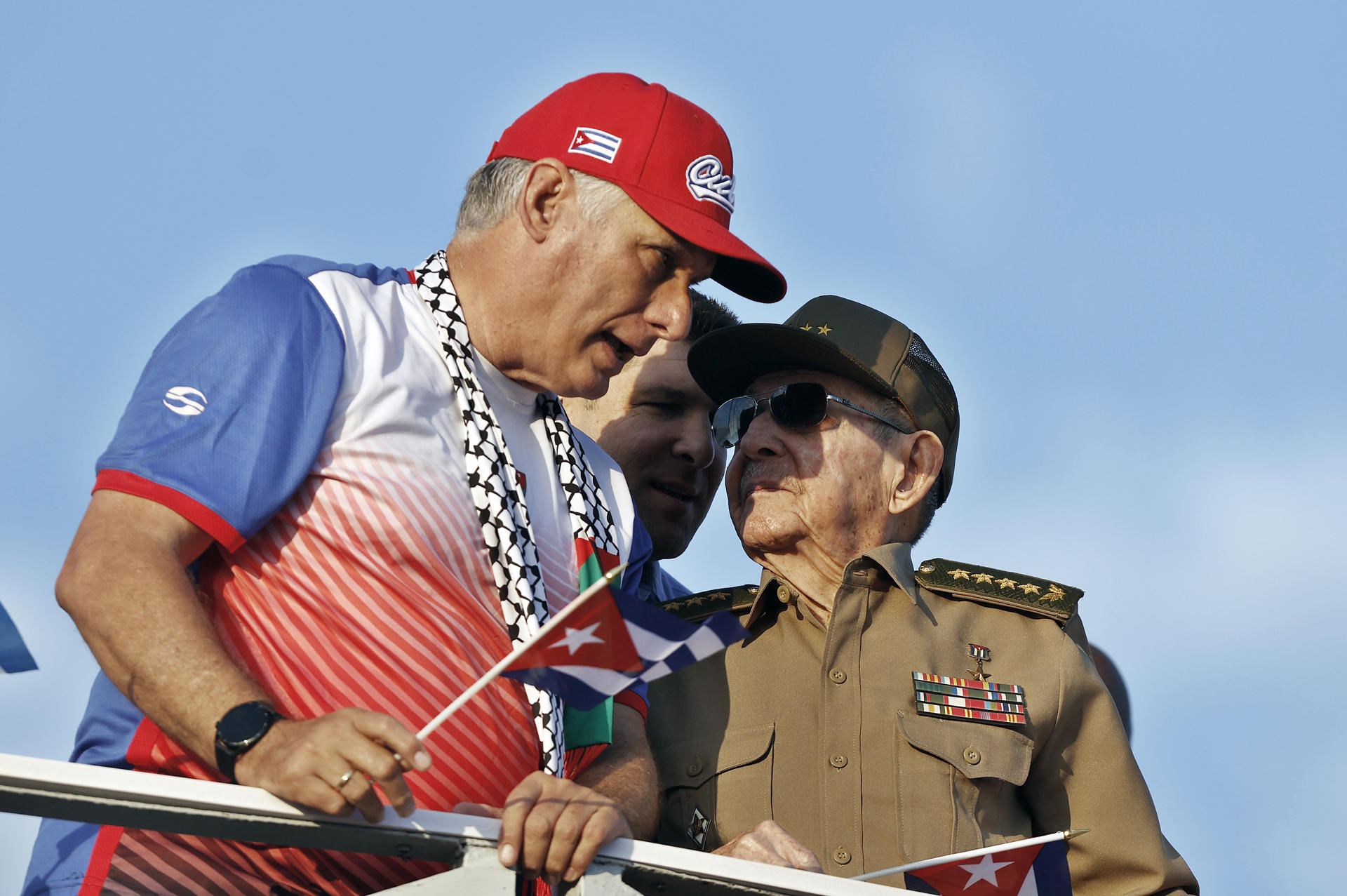 Trump prepara estratégia para asfixiar regime de Cuba