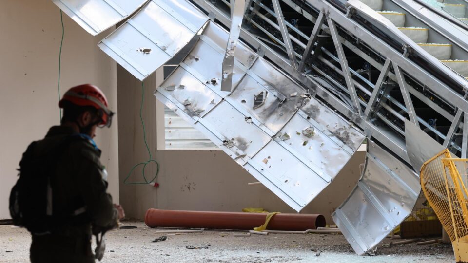 Relatório militar: Irã usou bombas de fragmentação em mísseis lançados contra Israel