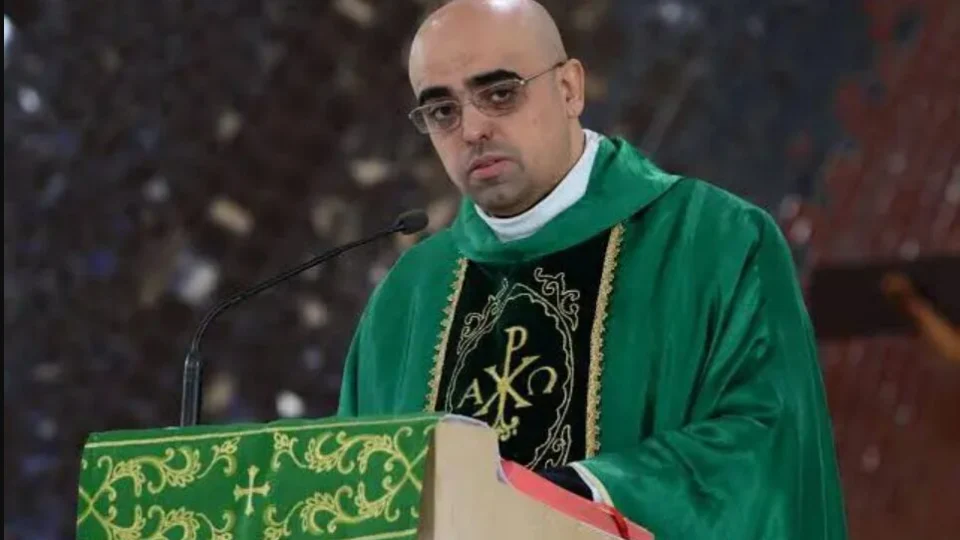 Moraes arquiva investigação contra padre José Eduardo
