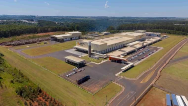 foto aérea da agroindústria da Aurora Coop em Chapecó (SC)