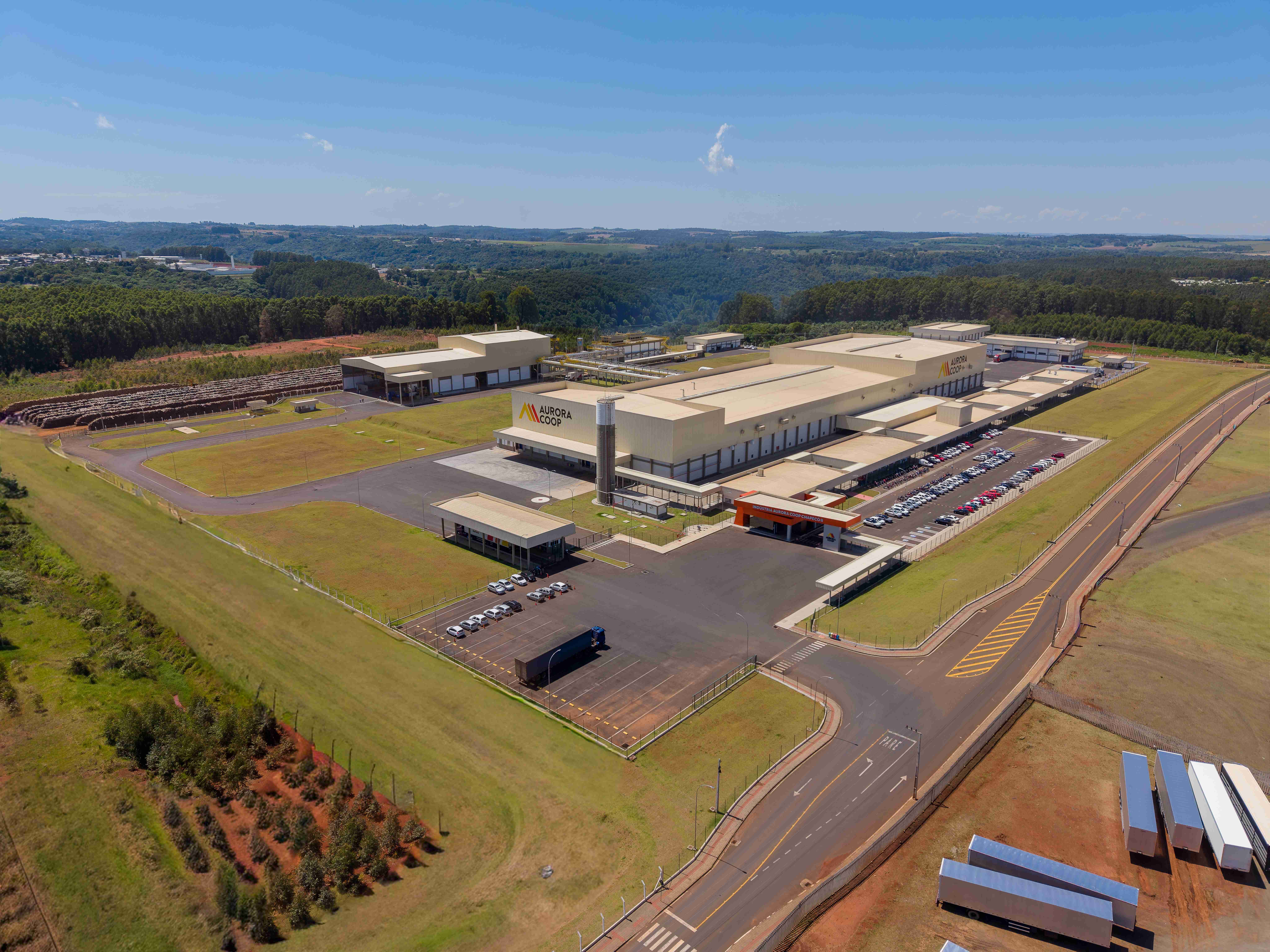 foto aérea da agroindústria da Aurora Coop em Chapecó (SC)