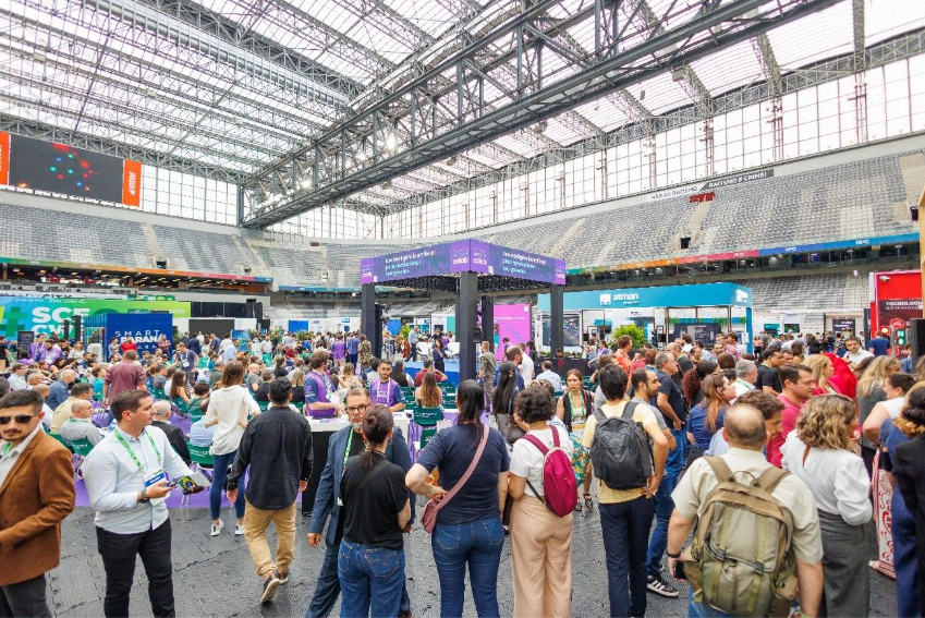 Com grande presença de público, o Smart City Expo Curitiba consolida-se como um dos maiores eventos de inovação urbana e cidades inteligentes do mundo. 