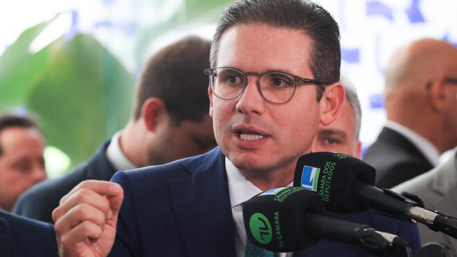 Motta tenta fechar acordo para votar regulamentação de motoristas de aplicativos