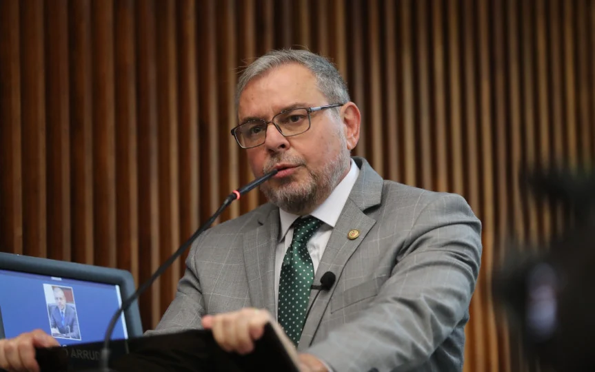 Deputado relata que passou duas horas na Casa de Custódia de Ponta Grossa e que tem pedido atenção ao governo do Paraná.