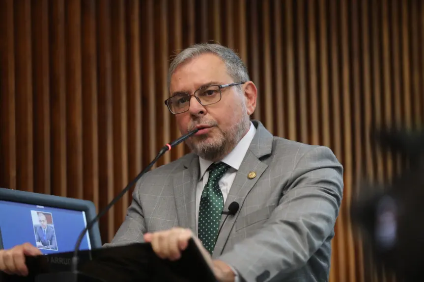 Deputado relata que passou duas horas na Casa de Custódia de Ponta Grossa e que tem pedido atenção ao governo do Paraná.