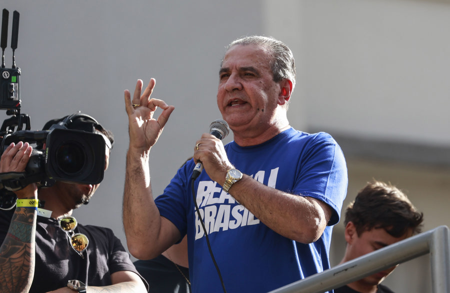 Pastor é acusado de calúnia e injúria contra general por críticas ao Alto Comando do Exército em ato na Paulista.