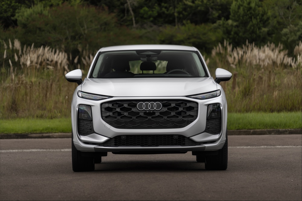 Nova geração do Audi Q3 em linha de montagem: o modelo nacional chega às concessionárias de todo o Brasil na segunda quinzena de maio nas carrocerias SUV e Sportback. (Foto: Divulgação/Audi do Brasil)