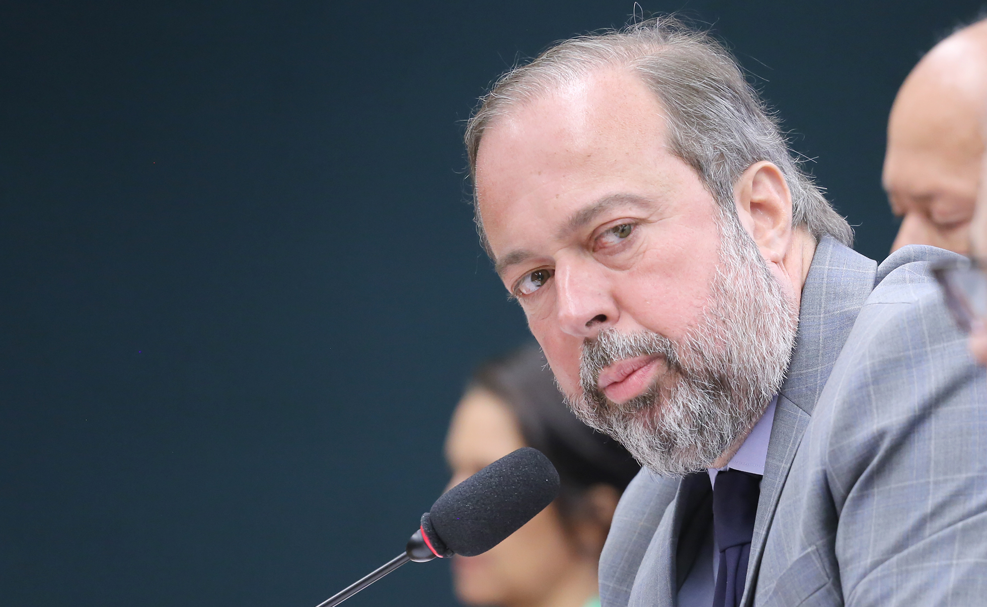 Silveira volta a sugerir debate sobre uso nuclear para defesa