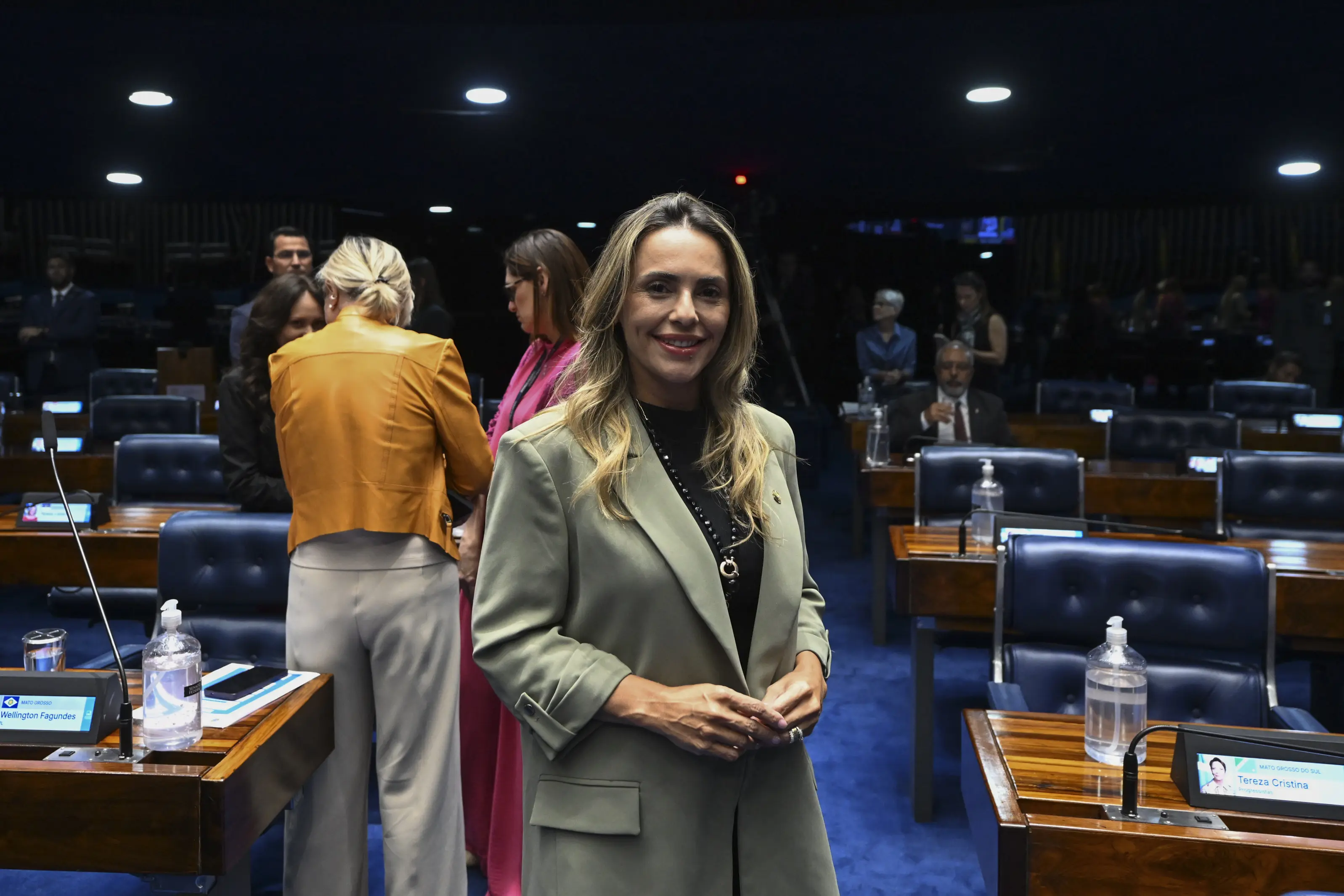 Primeira suplente de Mecias, Roberta Acioly herdará vaga após renúncia. 