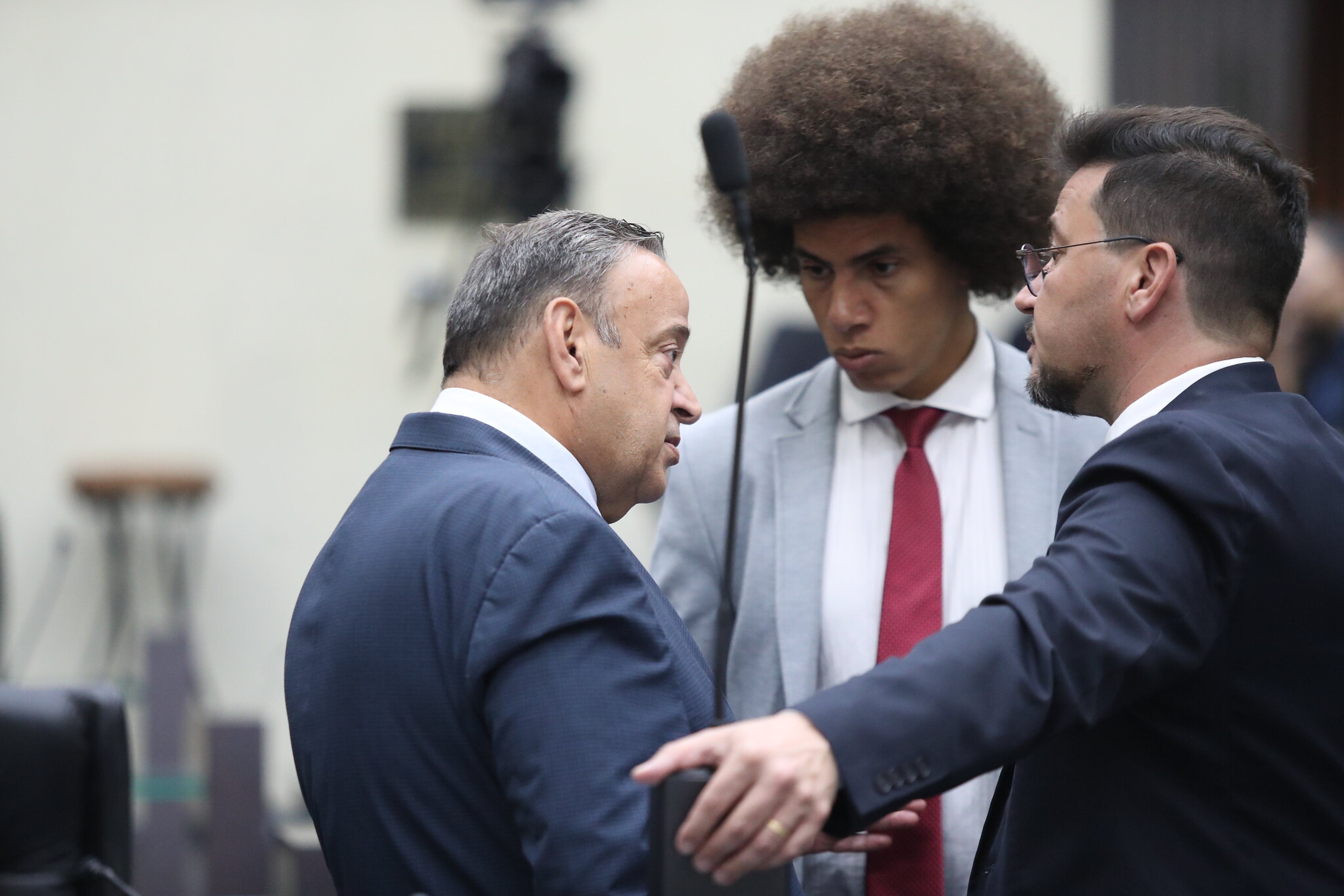 Briga de rua provocou 11 representações contra o deputado petista Renato Freitas no Legislativo paranaense.