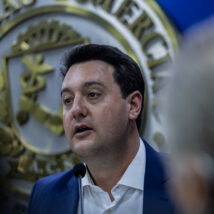 Ratinho Jr., cotado como vice de Flávio Bolsonaro