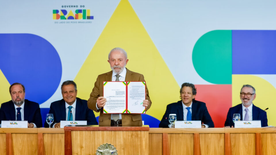 Governo obrigará postos a informar subvenção em preço do diesel