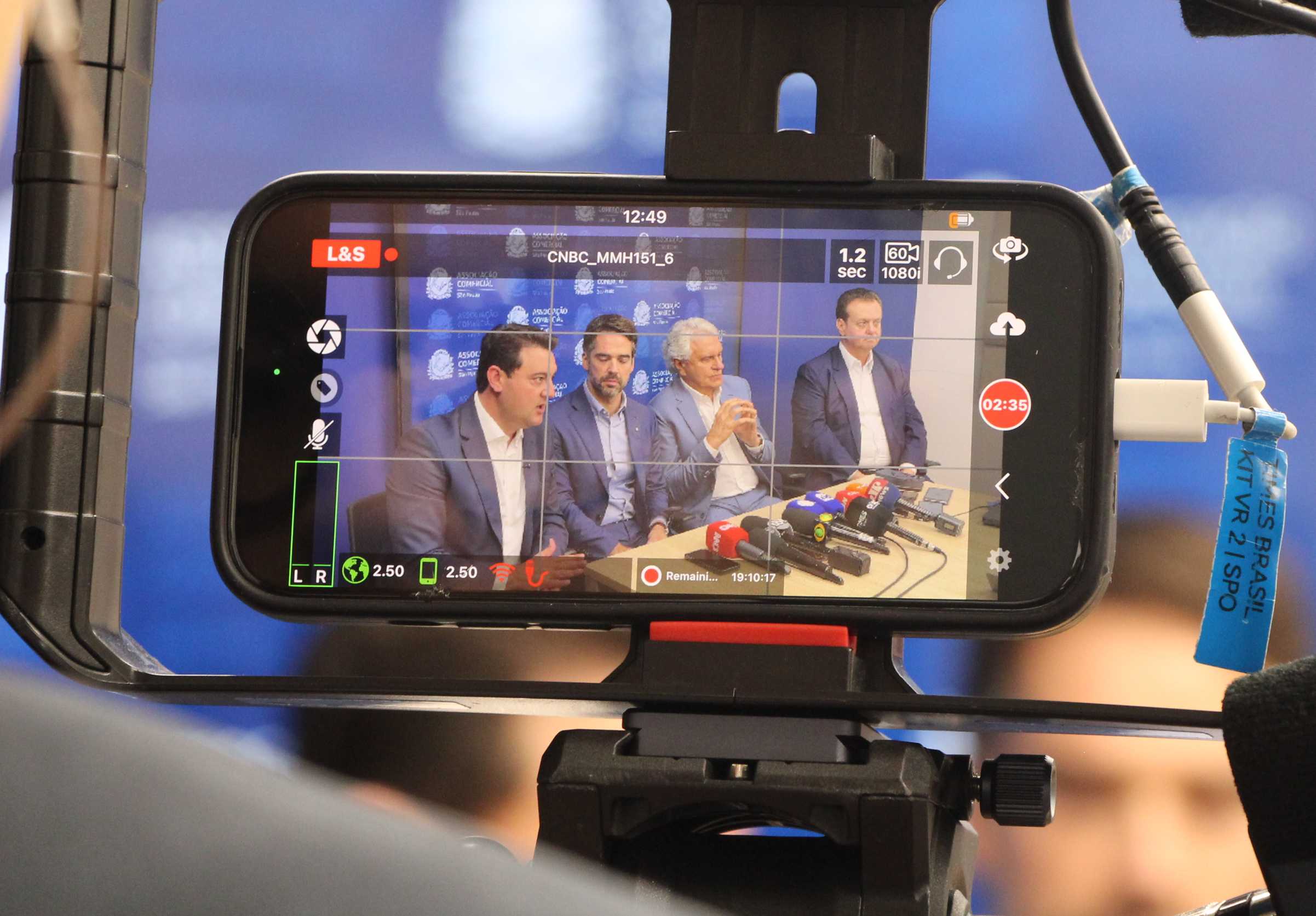 Trio de pré-candidatos do PSD discute propostas na noite de domingo em programa na TV.