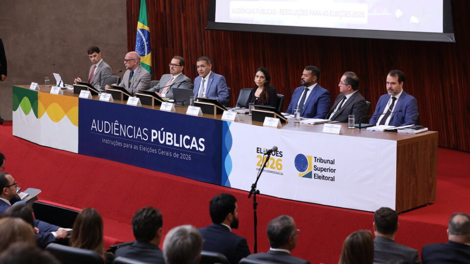 Nova regra do TSE sobre IA abre porta para perseguição eleitoral e pode favorecer grupos políticos