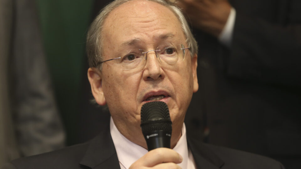 Justiça afirma ter enviado ao Itamaraty documentos para extradição de presidente do IVL