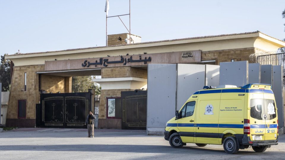 Israel anuncia reabertura da passagem de Rafah após ofensiva no Irã