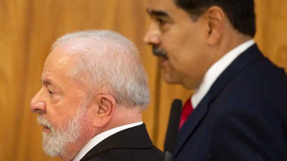 Longe de ser um estadista, Lula se posiciona contra os EUA