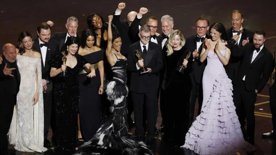 Filme "Uma Batalha Após a Outra", de Paul Thomas Anderson, foi o grande vencedor do Oscar 2026