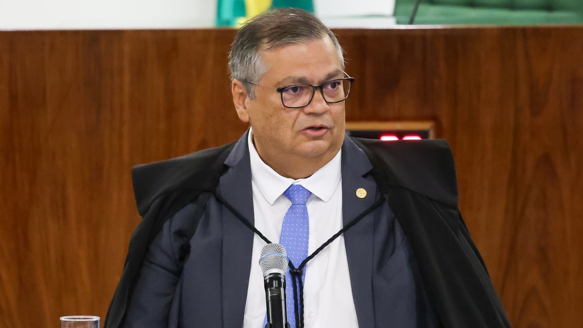 Dino decide acabar com aposentadoria compulsória de juízes por infrações graves