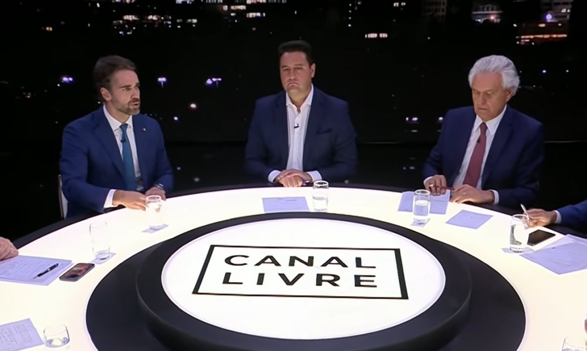 Os governadores Eduardo Leite (RS), Ratinho Junior (PR) e Ronaldo Caiado (GO) participaram de debate na Band, neste domingo (15).