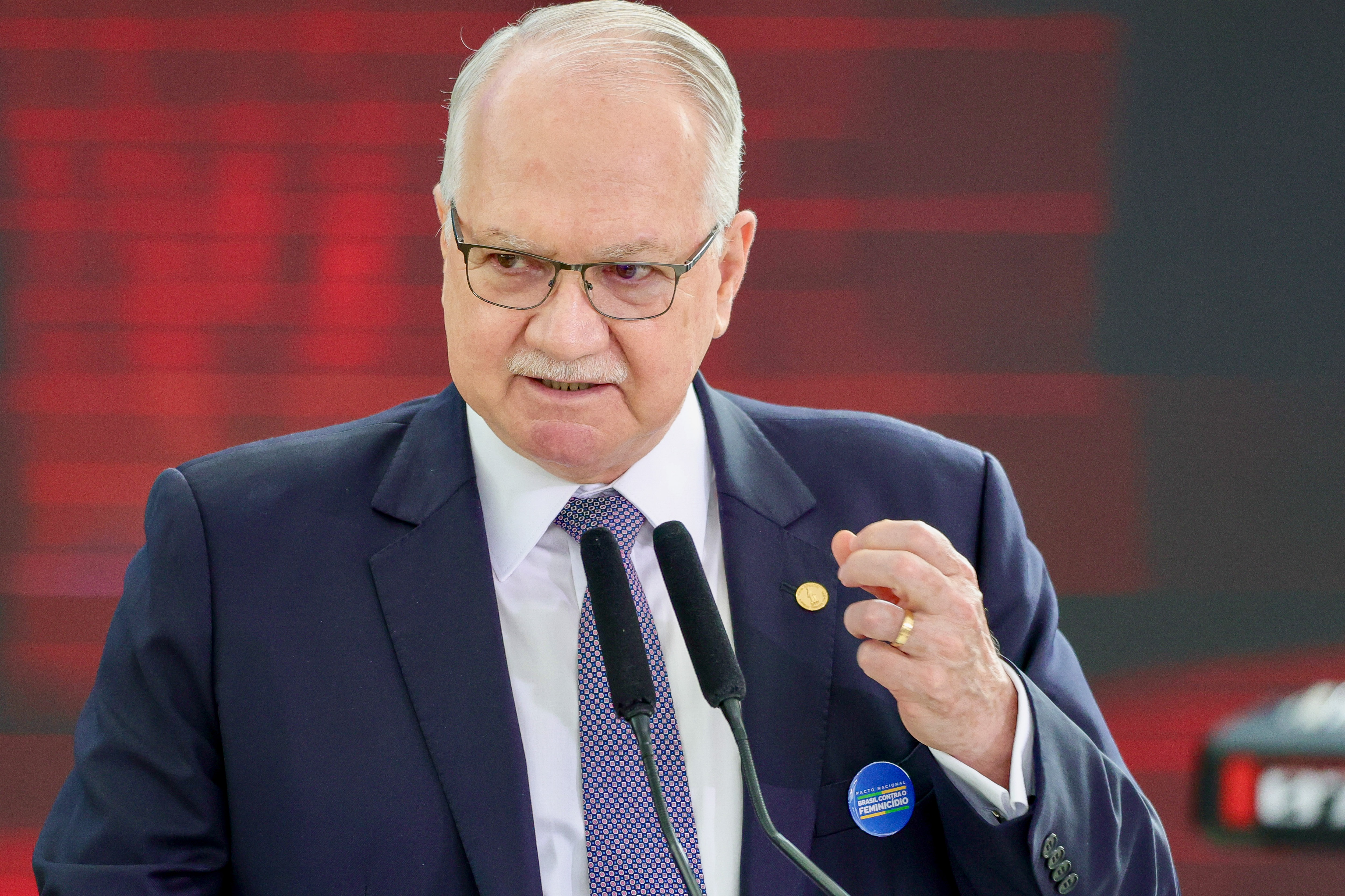 Em meio à crise, Fachin defende “humildade institucional” do STF