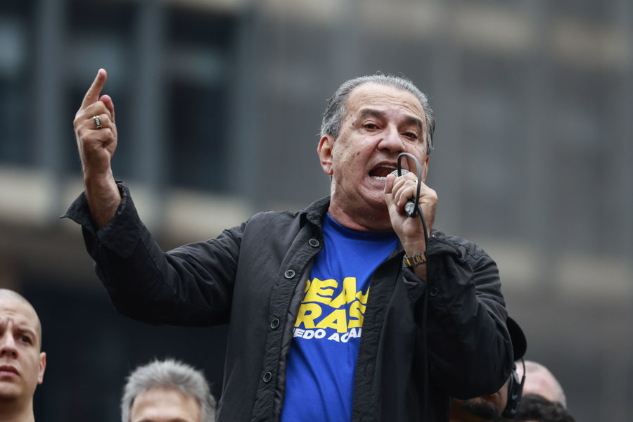 Com pedido de destaque, ministro passa a Flávio Dino responsabilidade de agendar julgamento presencial contra Malafaia.