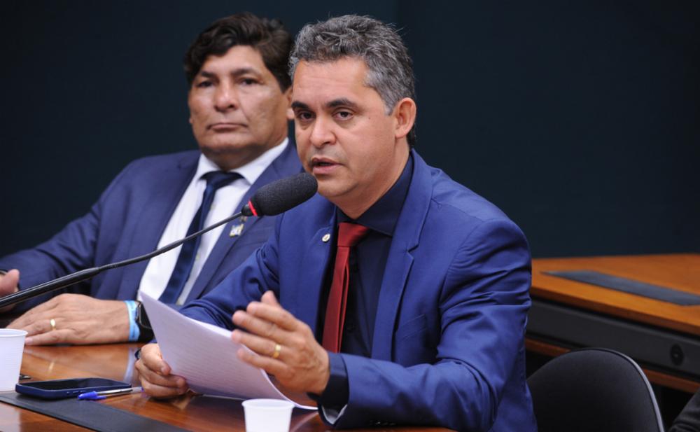 Deputado do Podemos anuncia candidatura ao TCU a Motta