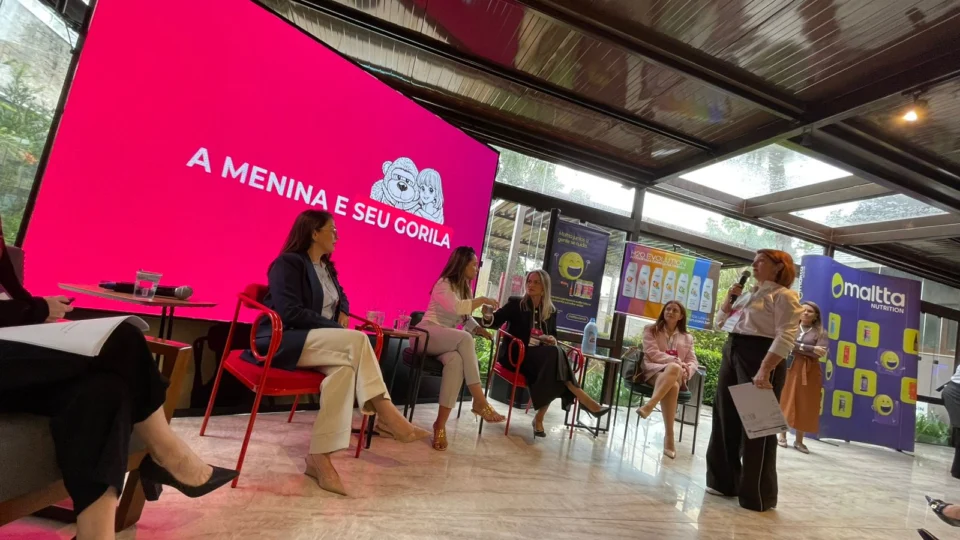 Sandra Cantagalli, diretora do Grupo Crivialli, durante o evento Entre Elas, promovido pela Gazeta do Povo. A H2O Evolution participou como patrocinadora do encontro, que reuniu mulheres para discutir saúde, longevidade, sexualidade e os desafios da vida após os 40 anos.