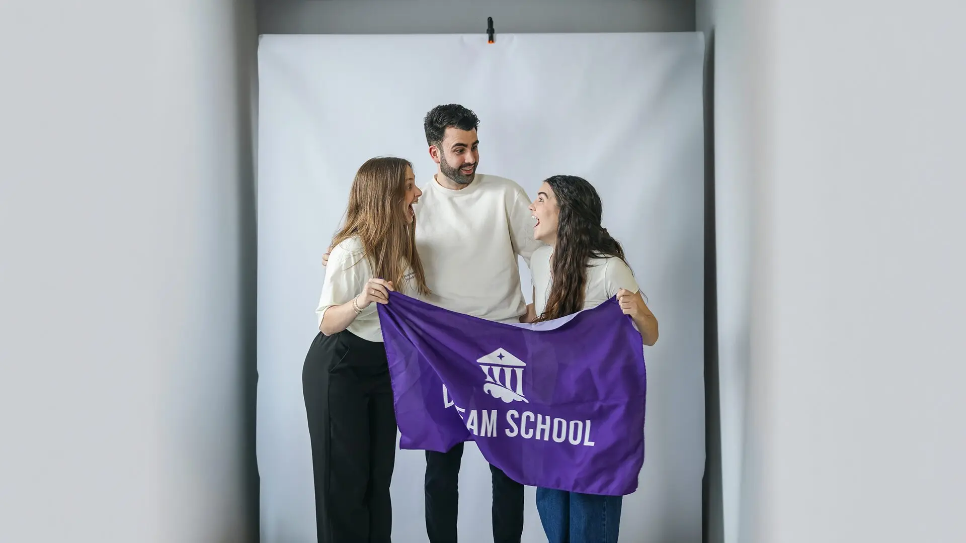 Da sala de aula em Pinhais para o mundo: Anna Gomes participou de intercâmbios e garantiu bolsa 100% em universidade americana.
