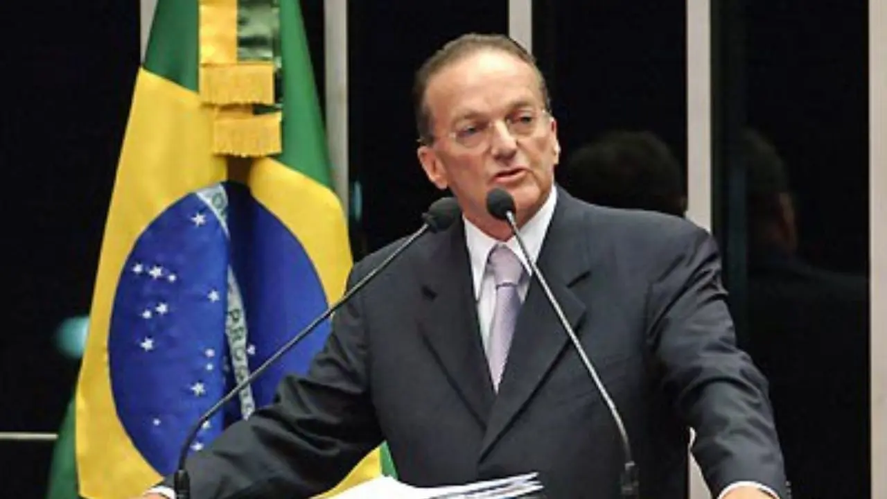 Jorge Bornhausen é um dos nomes que integram a história da política em Santa Catarina