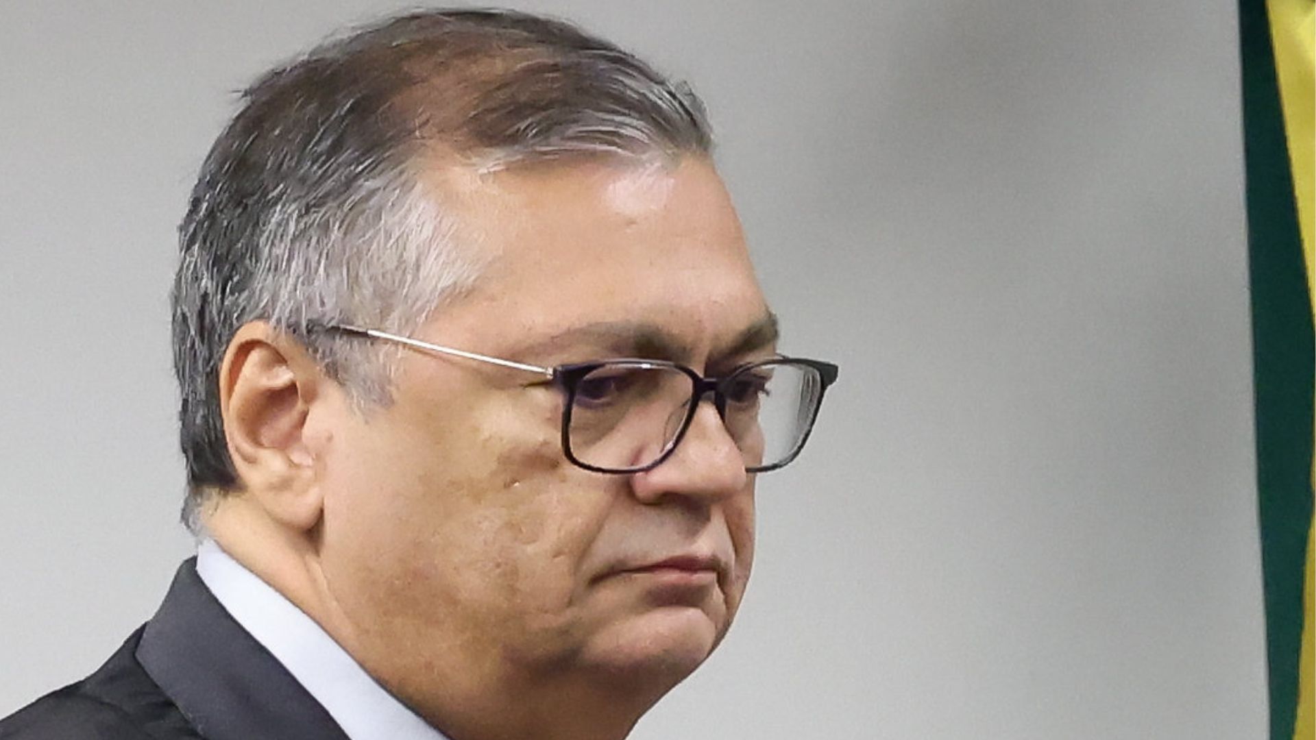 Flávio DIno: deixa eu tomar umas decisões legais aqui pra ver se eles gostam de mim.