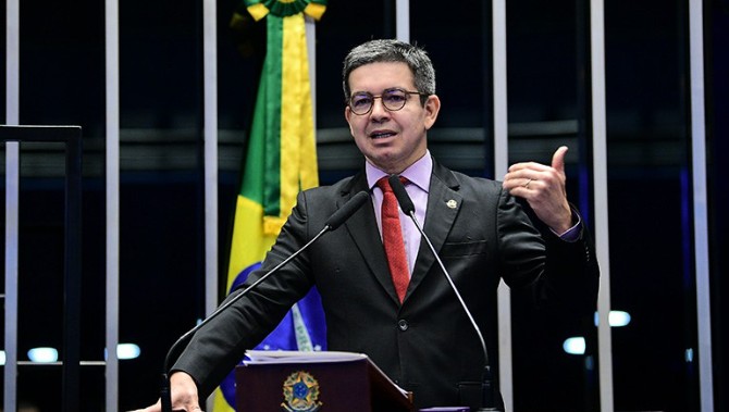 O Projeto de Lei de autoria do Senador Randolfe Rodrigues (PT-AP) está previsto para votação no Senado Federal nesta quarta-feira (18)