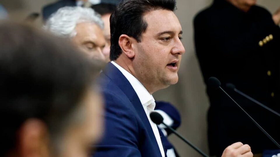 Por que Ratinho Junior não finalizará privatização de empresa de dados