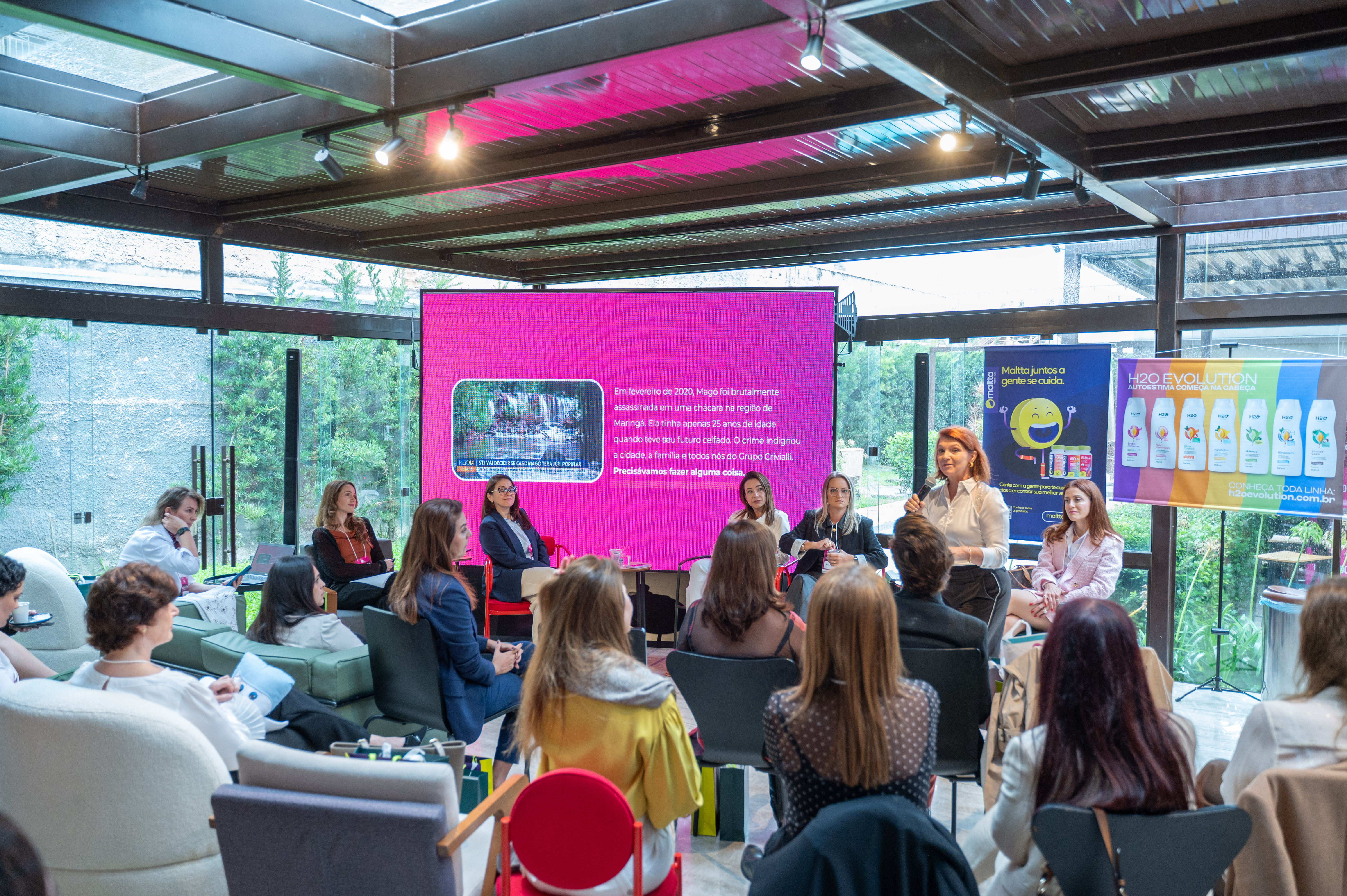 Mulheres reunidas no Entre Elas, evento da Gazeta do Povo promovido em 12/03/2026, para debater saúde, autocuidado e qualidade de vida na maturidade.