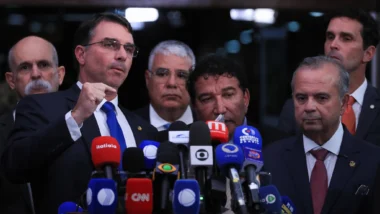 oposição Senado Flávio Bolsonaro