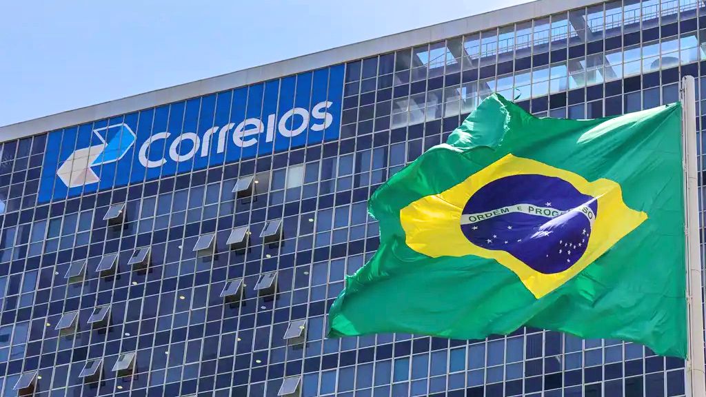 Edifício sede dos Correios. Estatal passa por plano drástico de reestruturação em meio a projeção de rombo bilionário