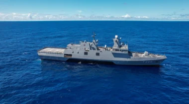 Fragata Tamandaré em viagem de Itajaí para o Rio de Janeiro